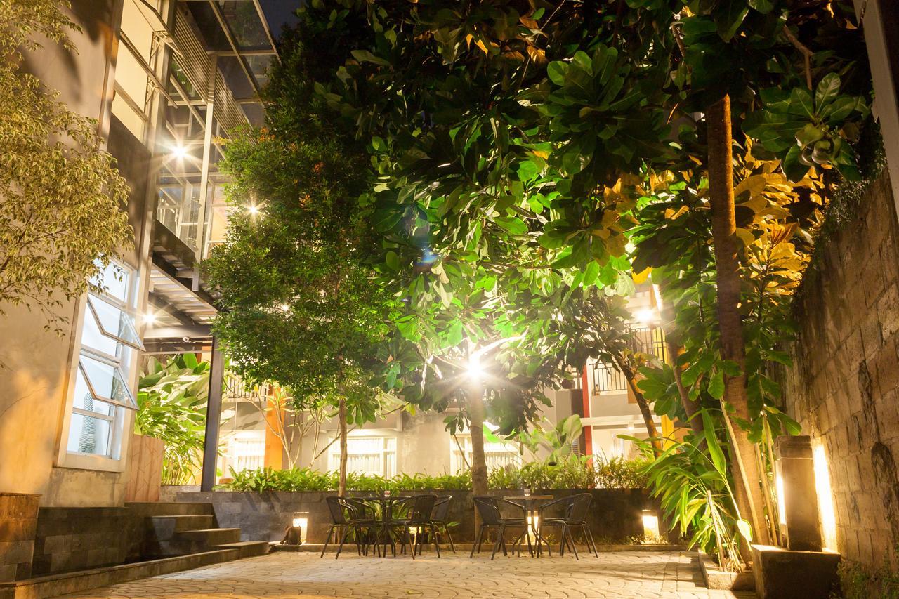 Hotel Griya Regato Jakarta Exterior foto
